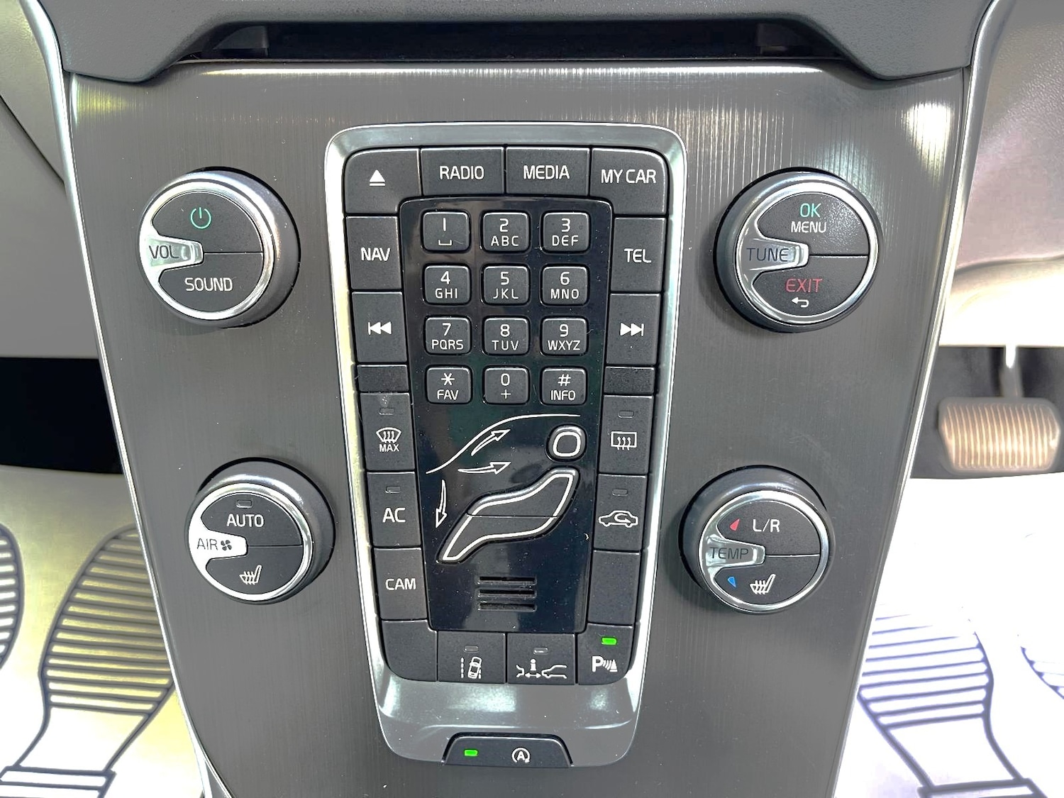 Vehicle 28
