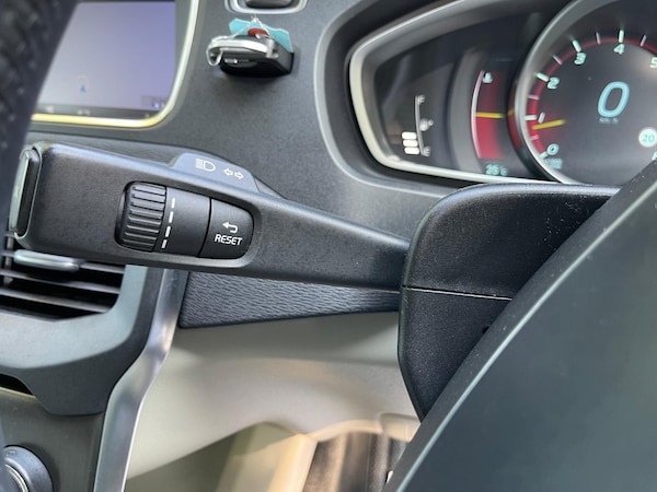 Used Volvo V40 2014 for sale - 75604732: Photo 47