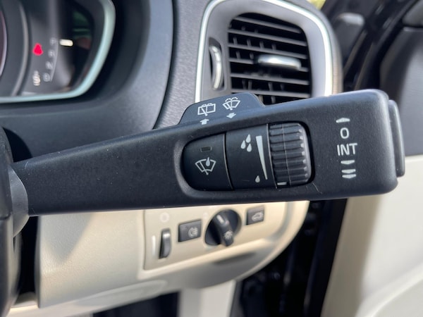 Used Volvo V40 2014 for sale - 75604732: Photo 50