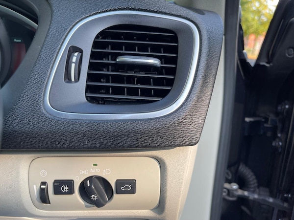 Used Volvo V40 2014 for sale - 75604732: Photo 53