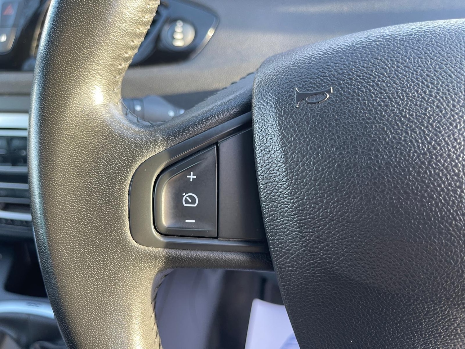 Used Renault Scenic 2014 for sale - 77651733: Photo 22