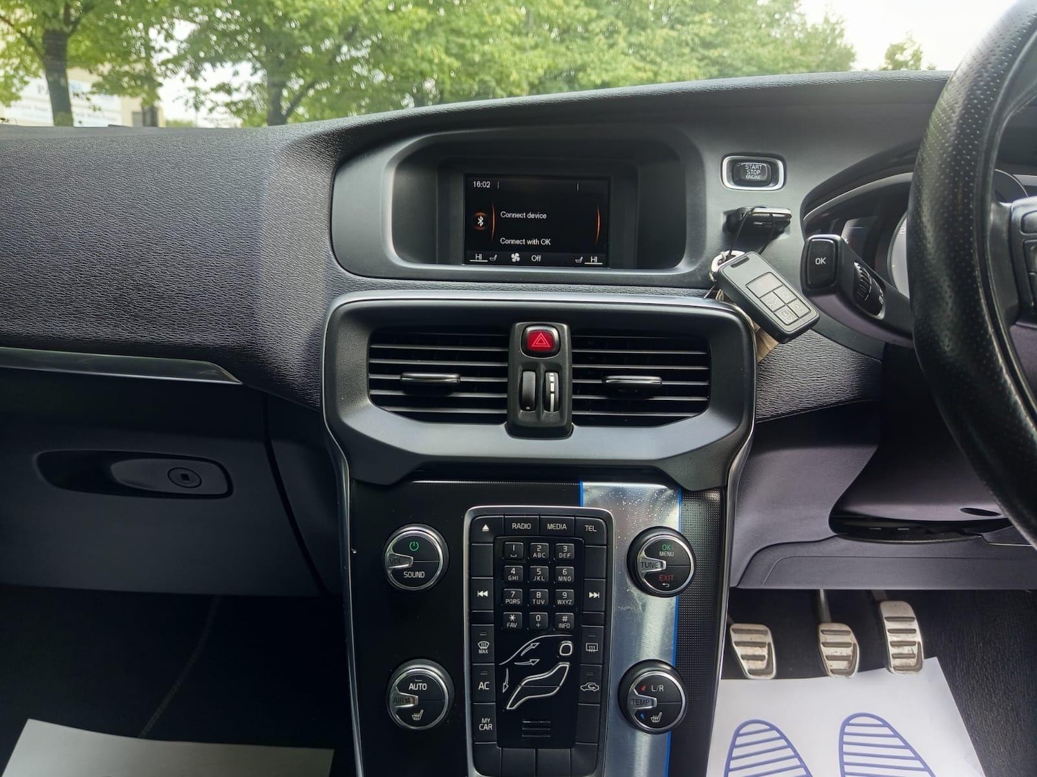 Used Volvo V40 2015 for sale - 76579863: Photo 32