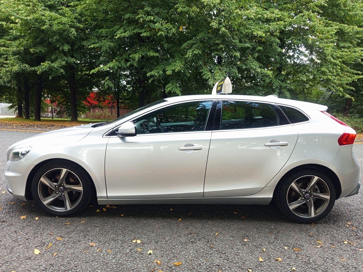 Used Volvo V40 2015 for sale - 76579863: Photo 4