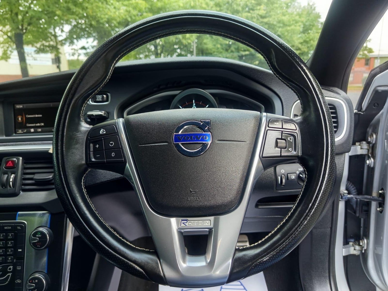 Used Volvo V40 2015 for sale - 76579863: Photo 42