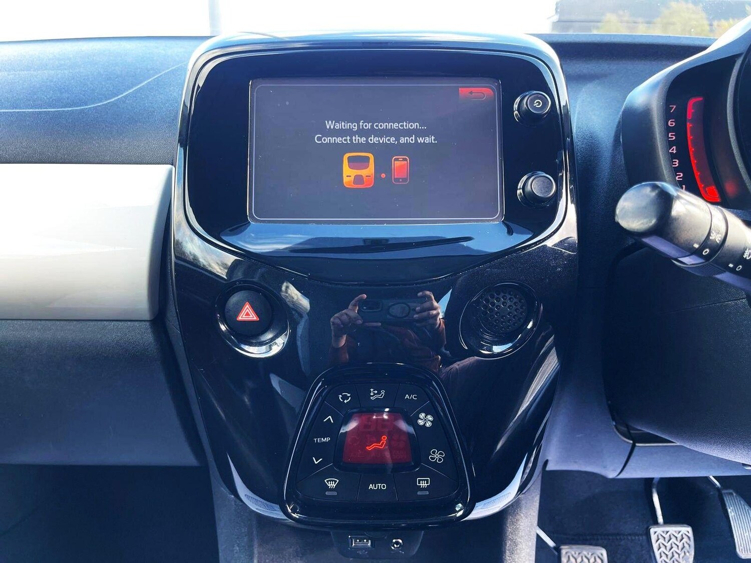 Used Toyota AYGO 2017 for sale - 76623172: Photo 33