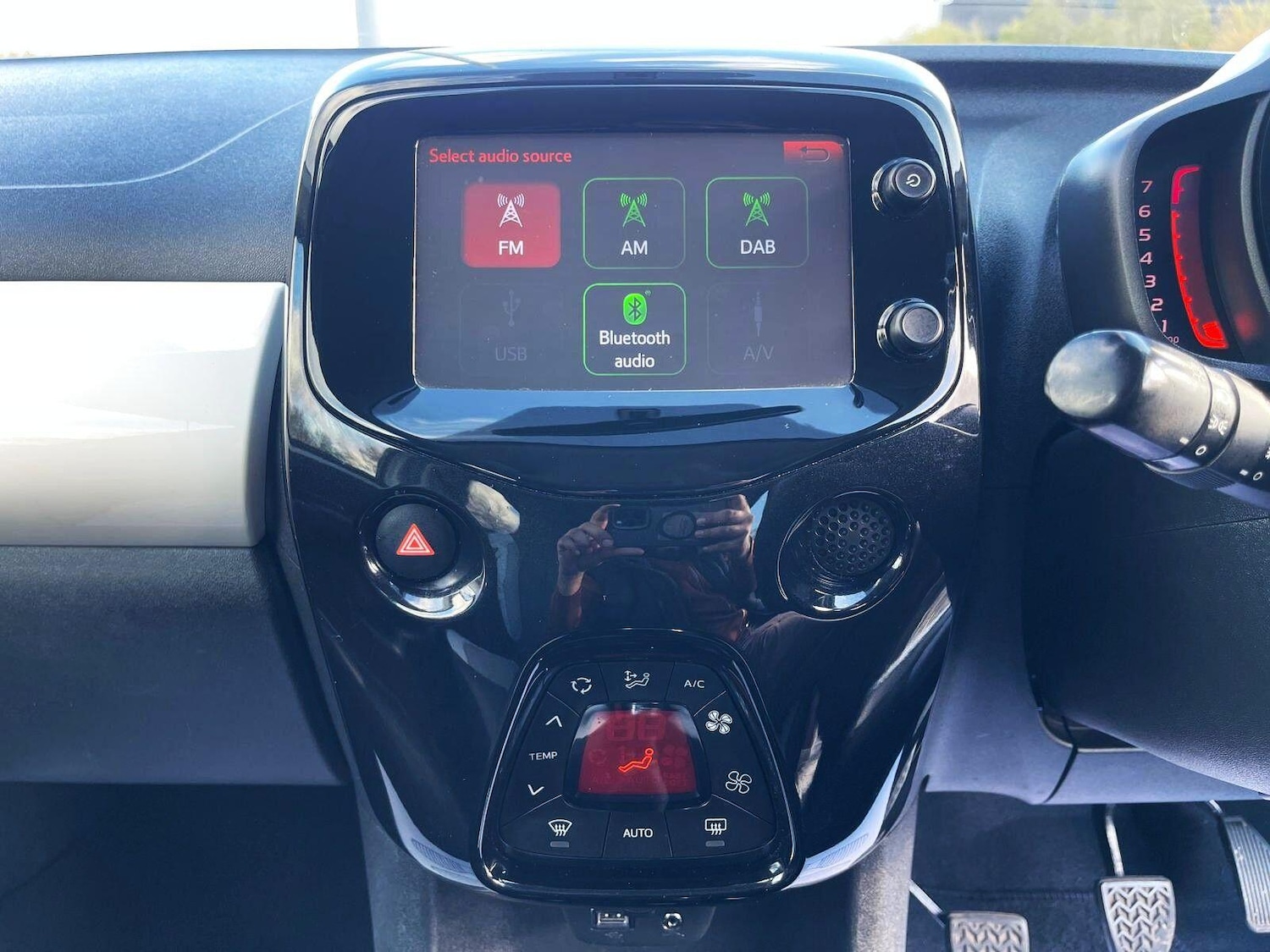 Used Toyota AYGO 2017 for sale - 76623172: Photo 34