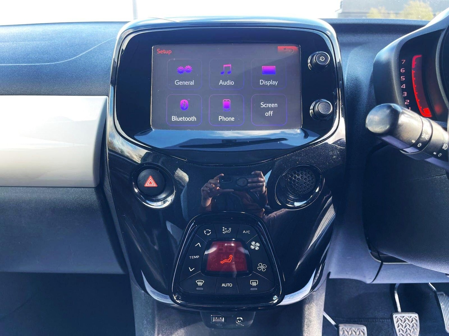 Used Toyota AYGO 2017 for sale - 76623172: Photo 35