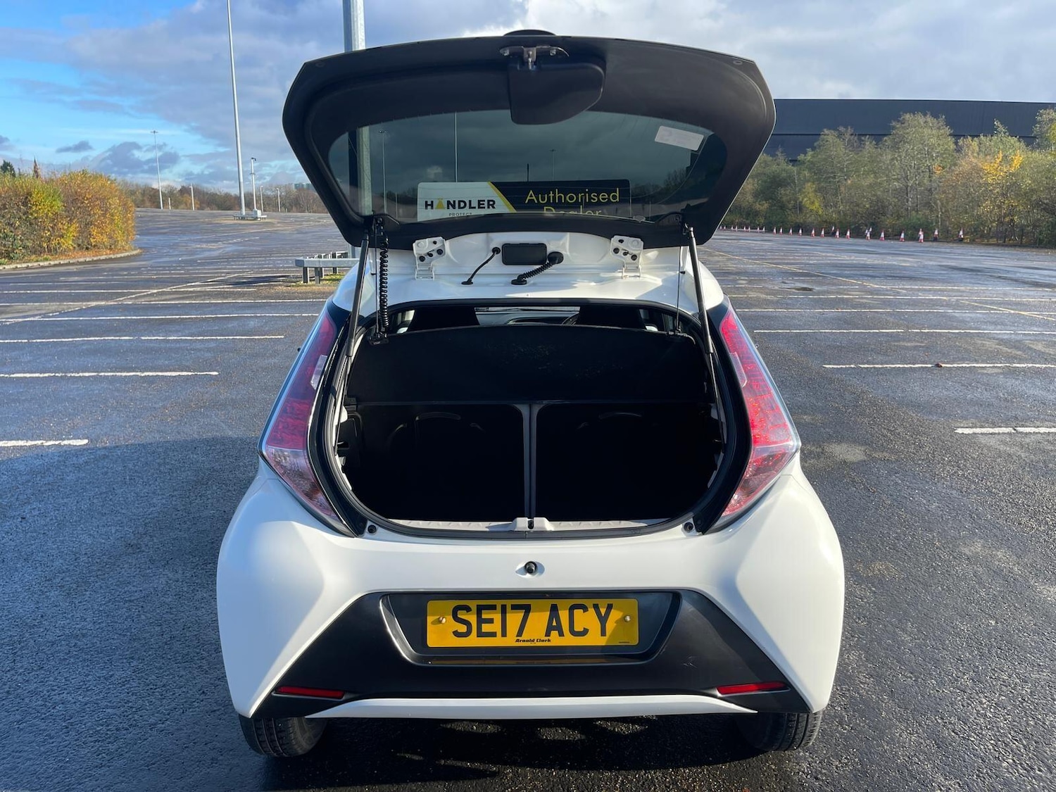 Used Toyota AYGO 2017 for sale - 76623172: Photo 44