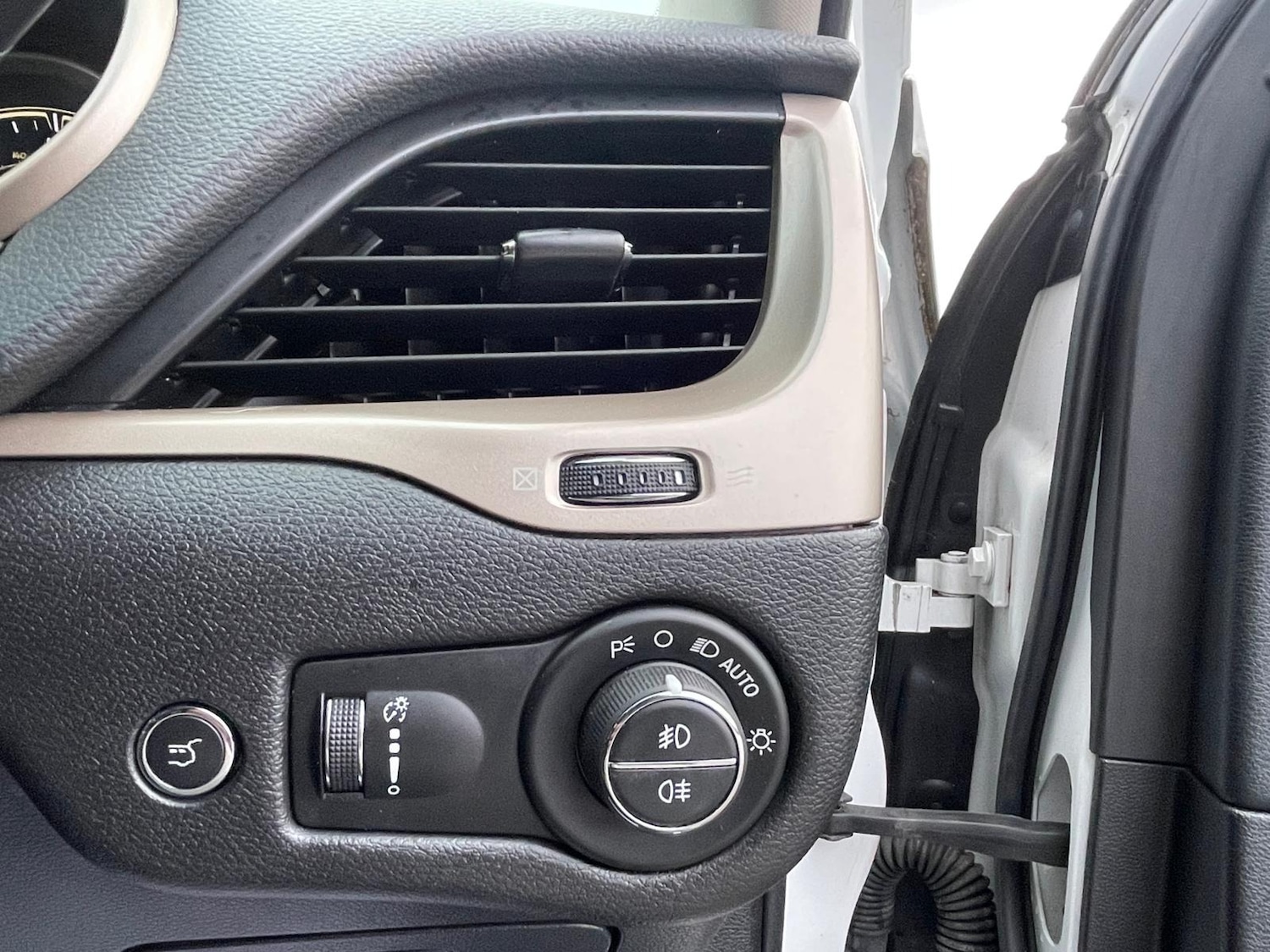 Used Jeep Cherokee 2016 for sale - 77170448: Photo 35