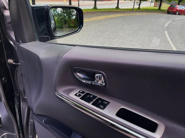 Used Nissan Elgrand 2010 for sale - 74764926: Photo 79