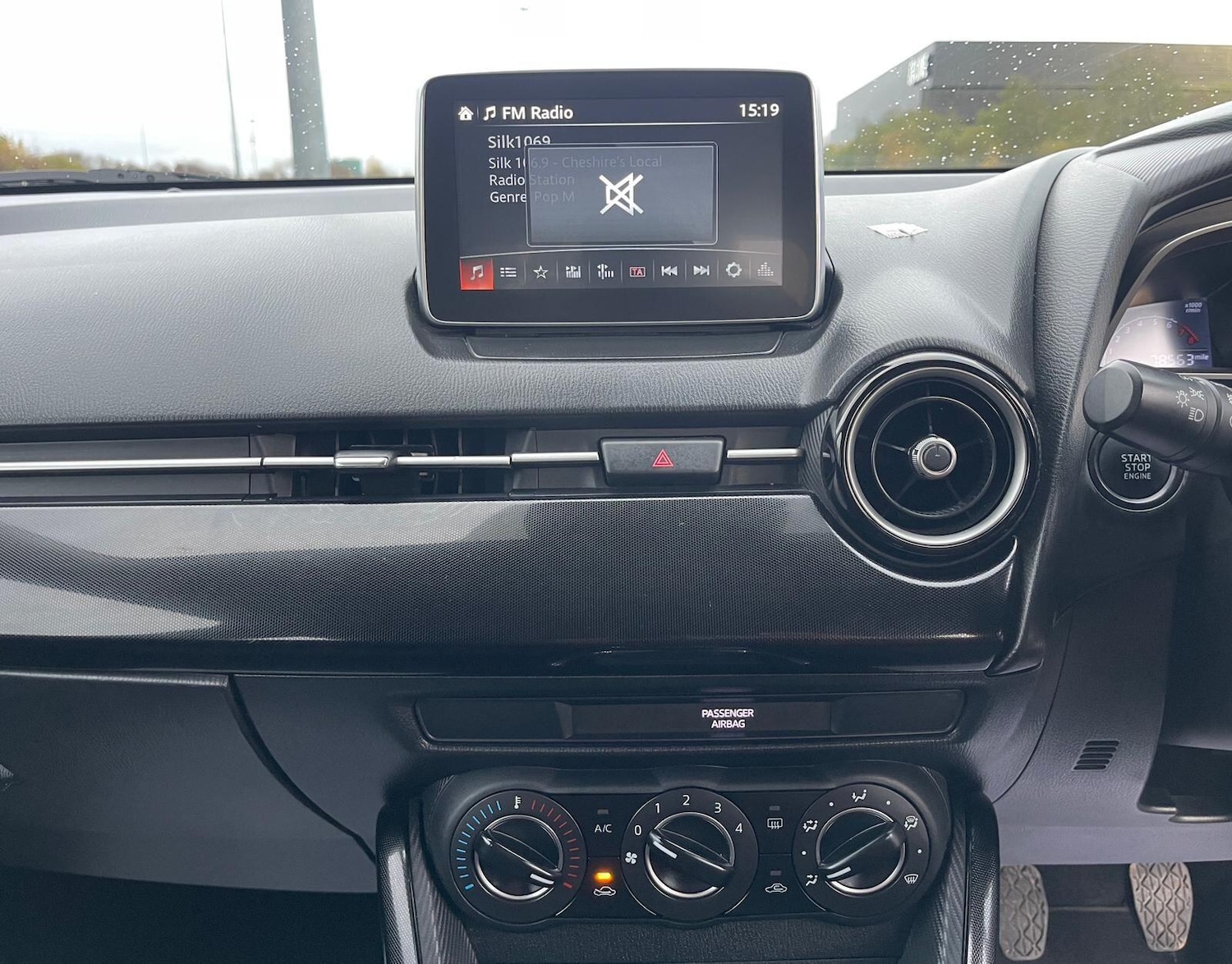 Used Mazda Mazda2 2015 for sale - 76579862: Photo 36