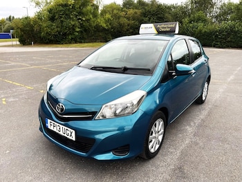 Used Toyota Yaris 2013 for sale - 75639858: Photo
