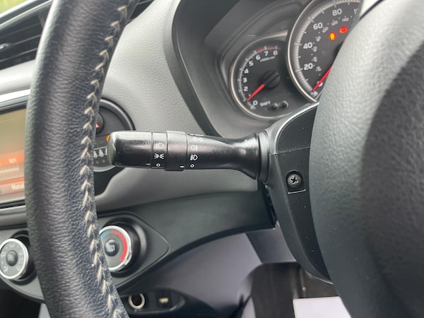 Used Toyota Yaris 2015 for sale - 76290062: Photo 10