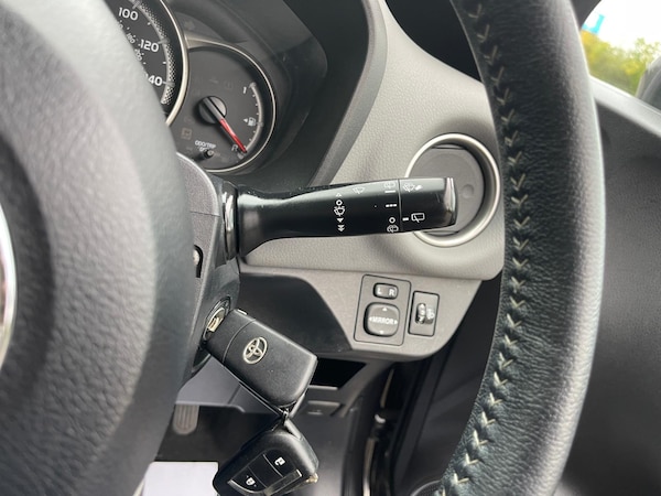 Used Toyota Yaris 2015 for sale - 76290062: Photo 11