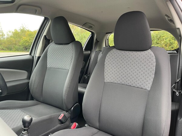 Used Toyota Yaris 2015 for sale - 76290062: Photo 26