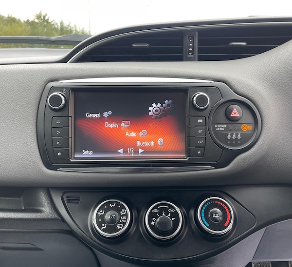 Used Toyota Yaris 2015 for sale - 76290062: Photo 3