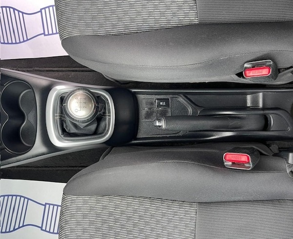 Used Toyota Yaris 2015 for sale - 76290062: Photo 50