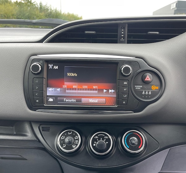 Used Toyota Yaris 2015 for sale - 76290062: Photo 6