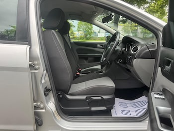 Used Ford Focus 2010 for sale - 78953619: Photo
