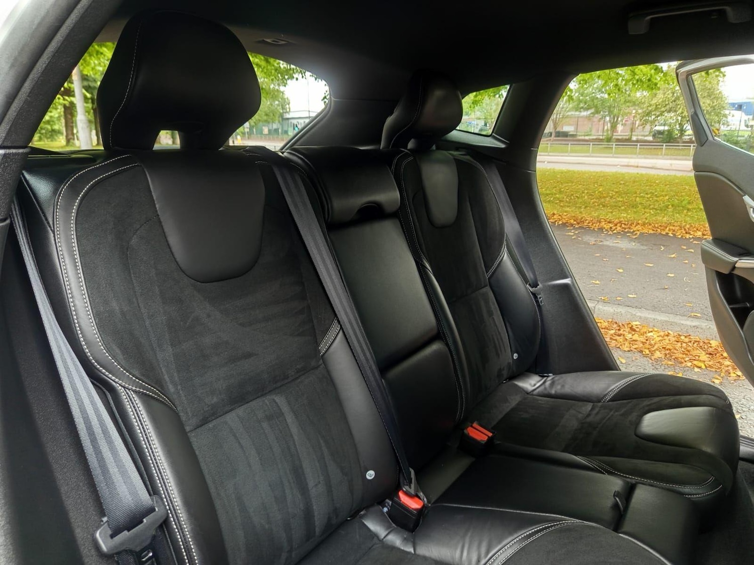 Used Volvo V40 2015 for sale - 76593435: Photo 24