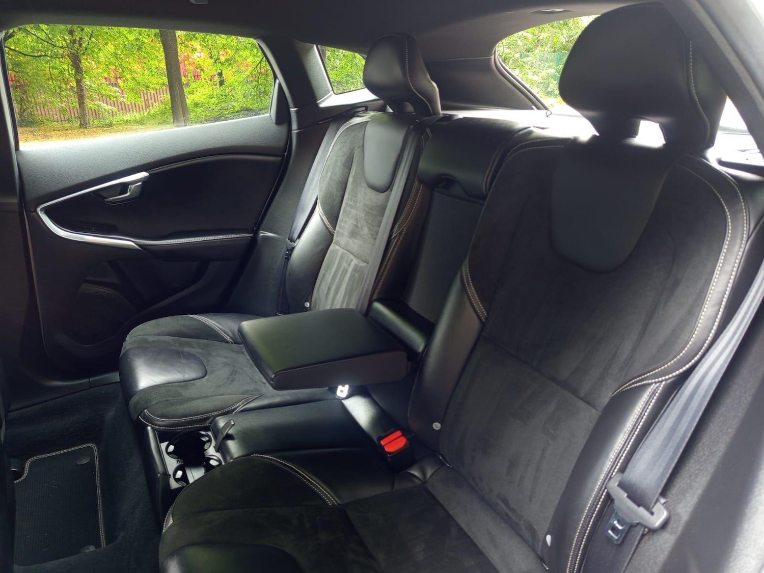 Used Volvo V40 2015 for sale - 76593435: Photo 30