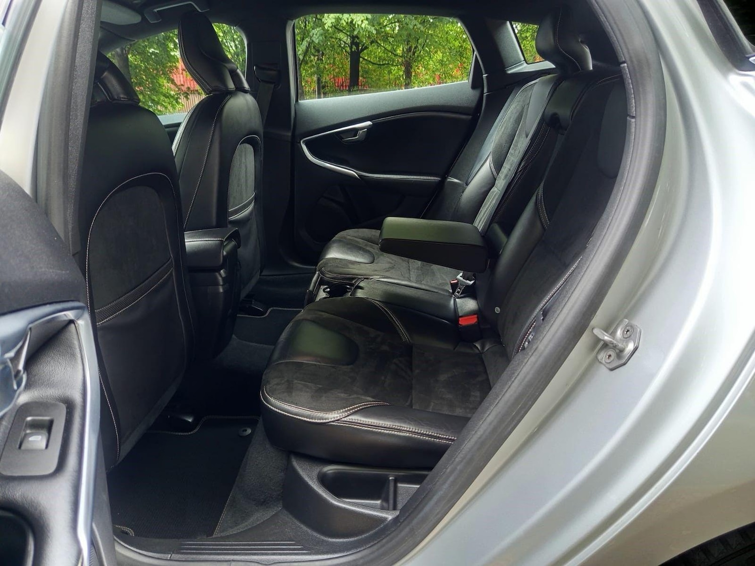 Used Volvo V40 2015 for sale - 76593435: Photo 31