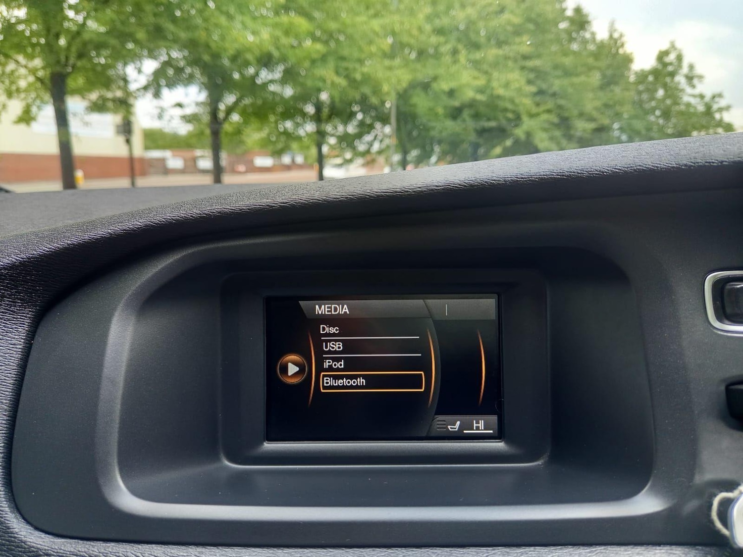 Used Volvo V40 2015 for sale - 76593435: Photo 35