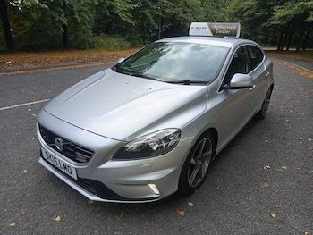 Used Volvo V40 2015 for sale - 76593435: Photo