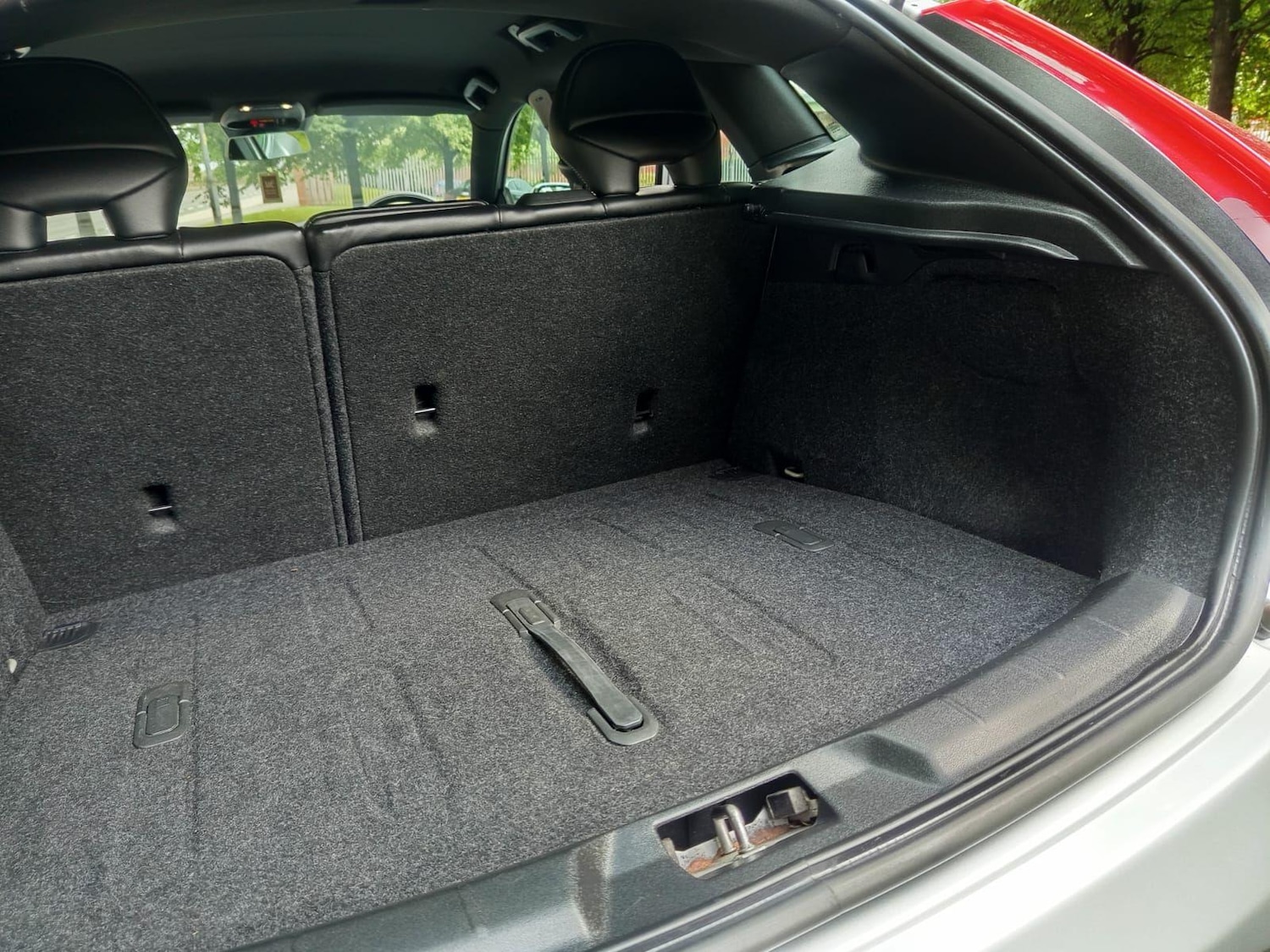 Used Volvo V40 2015 for sale - 76593435: Photo 51