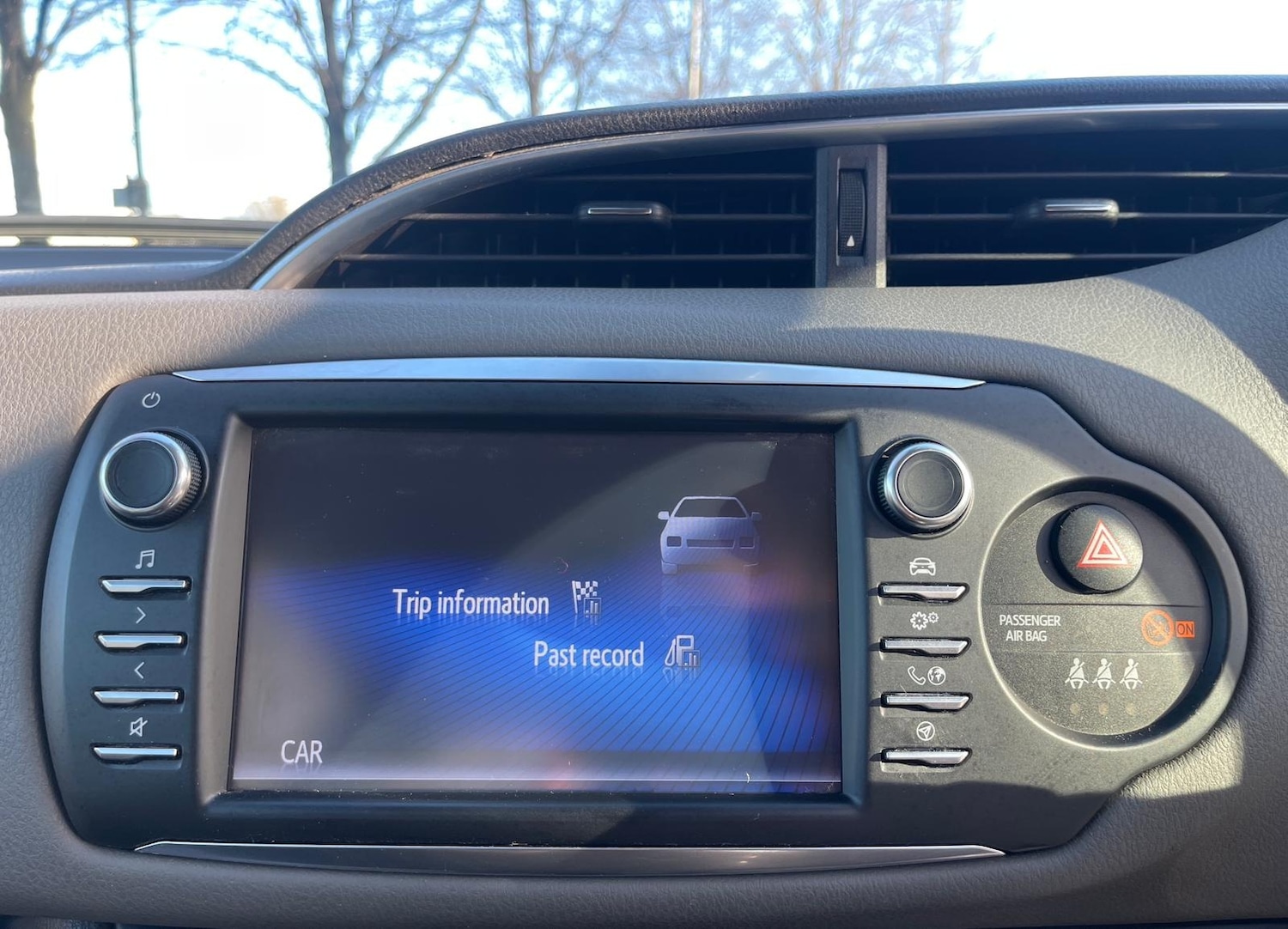 Used Toyota Yaris 2017 for sale - 77918790: Photo 19