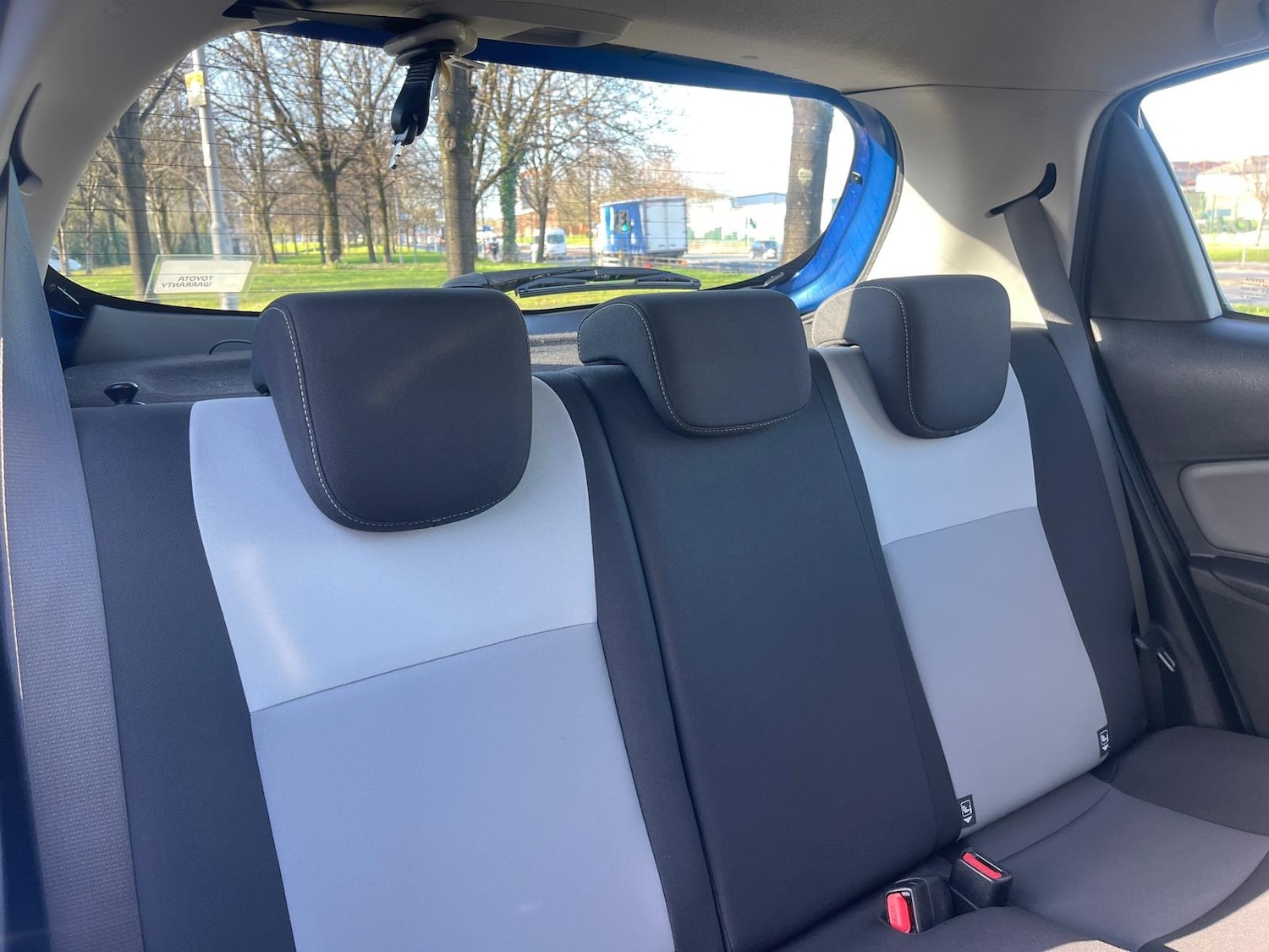 Used Toyota Yaris 2017 for sale - 77918790: Photo 27