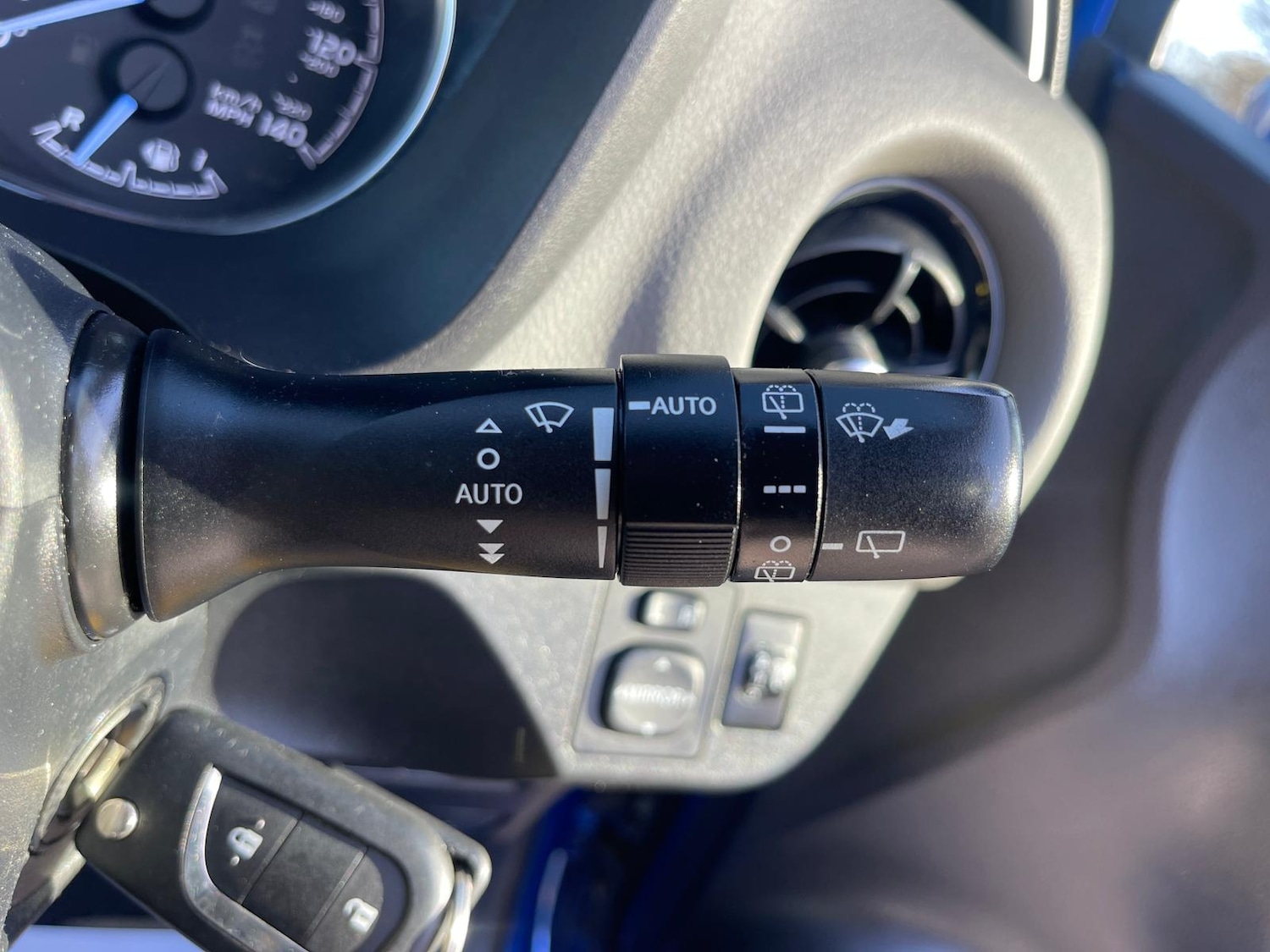 Used Toyota Yaris 2017 for sale - 77918790: Photo 37