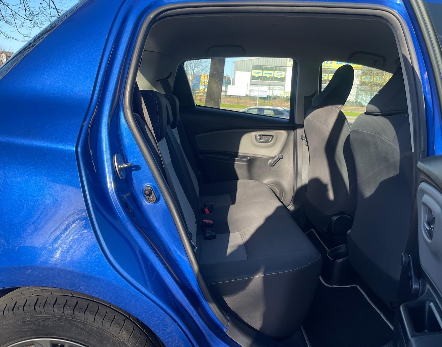 Used Toyota Yaris 2017 for sale - 77918790: Photo 40