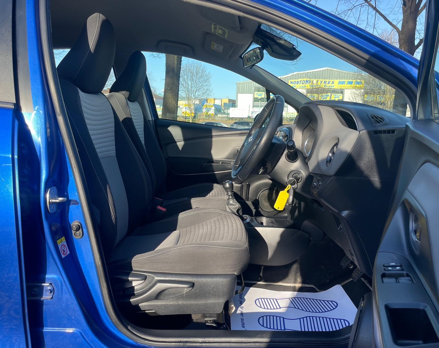 Used Toyota Yaris 2017 for sale - 77918790: Photo 47