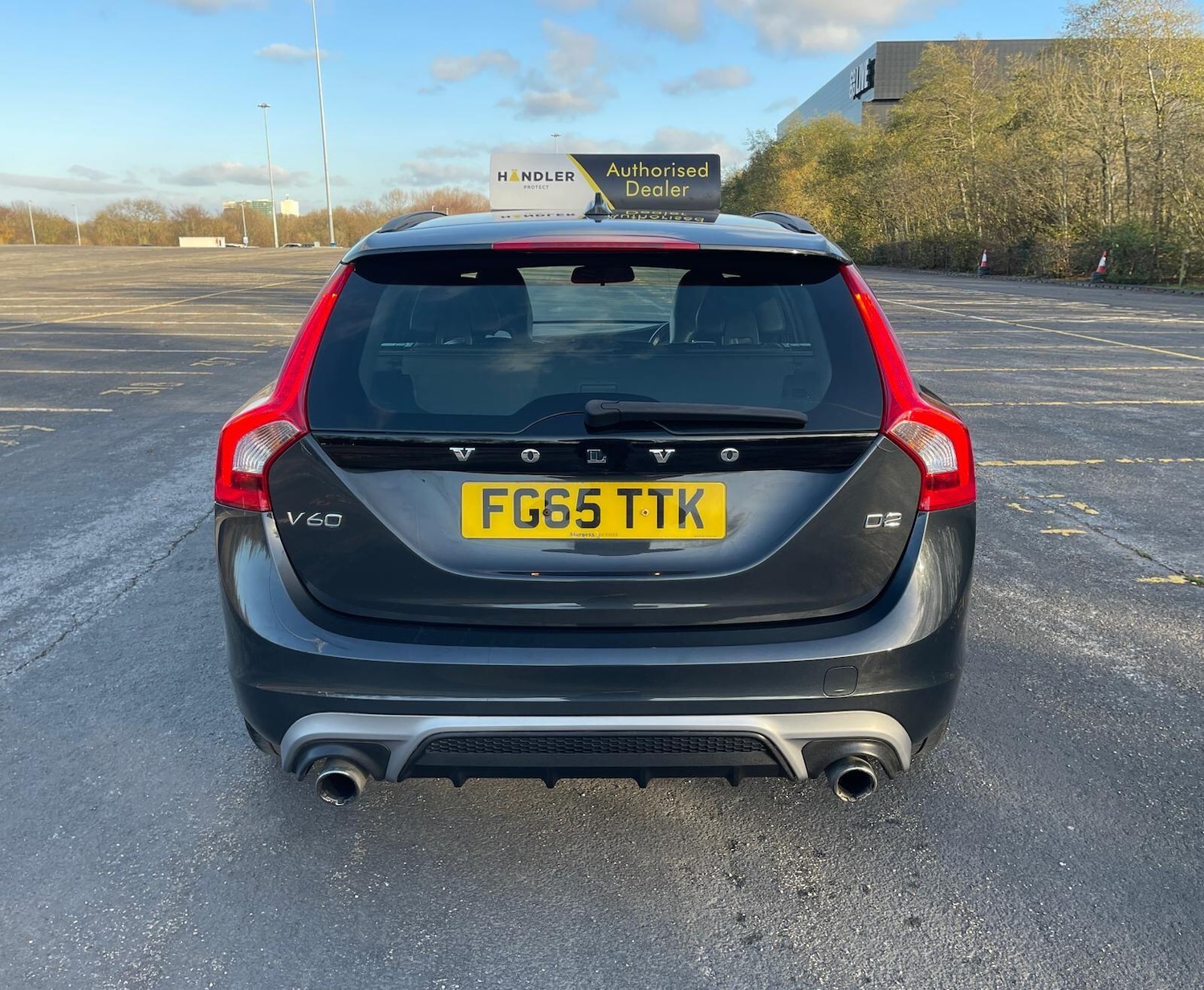 Used Volvo V60 2015 for sale - 76623148: Photo 12