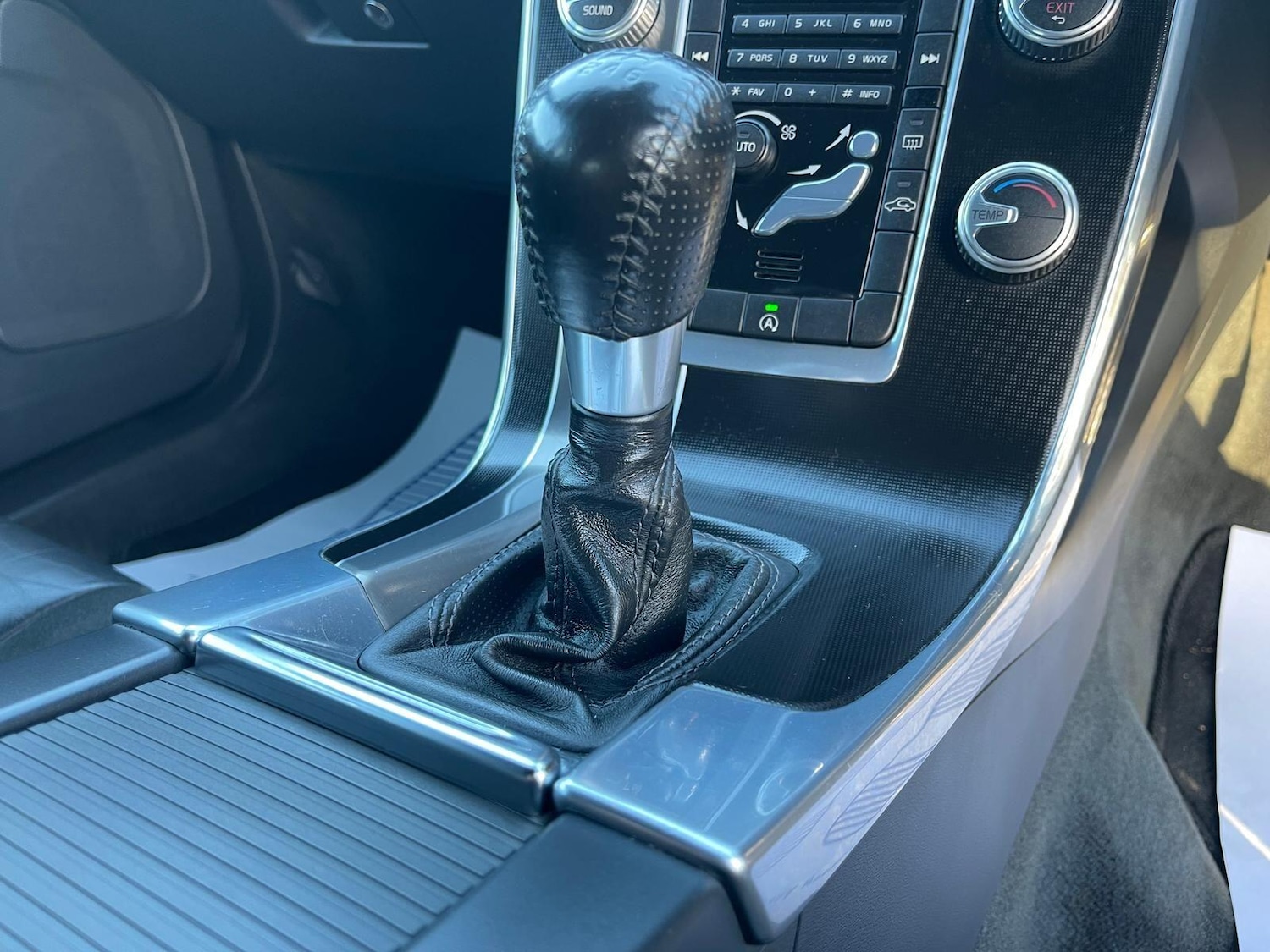 Used Volvo V60 2015 for sale - 76623148: Photo 16