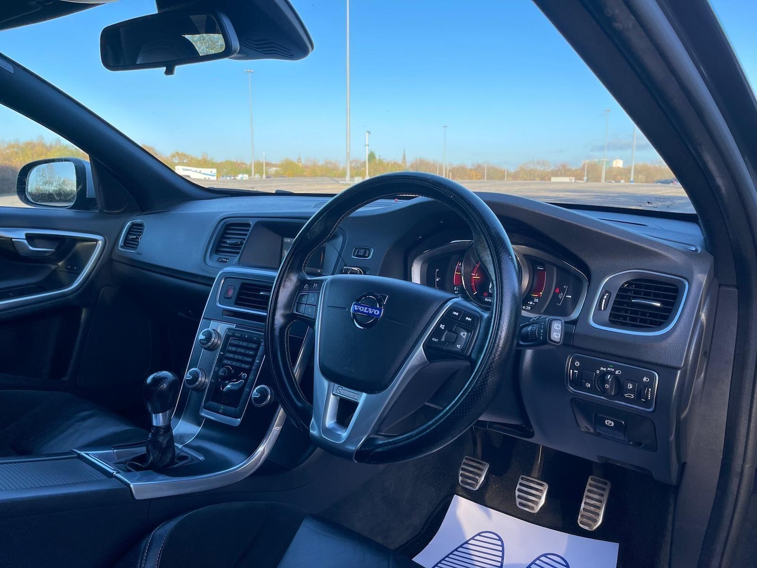 Used Volvo V60 2015 for sale - 76623148: Photo 18