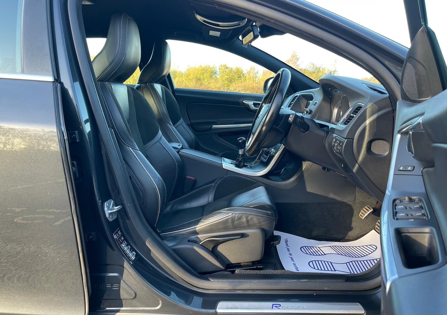 Used Volvo V60 2015 for sale - 76623148: Photo 21