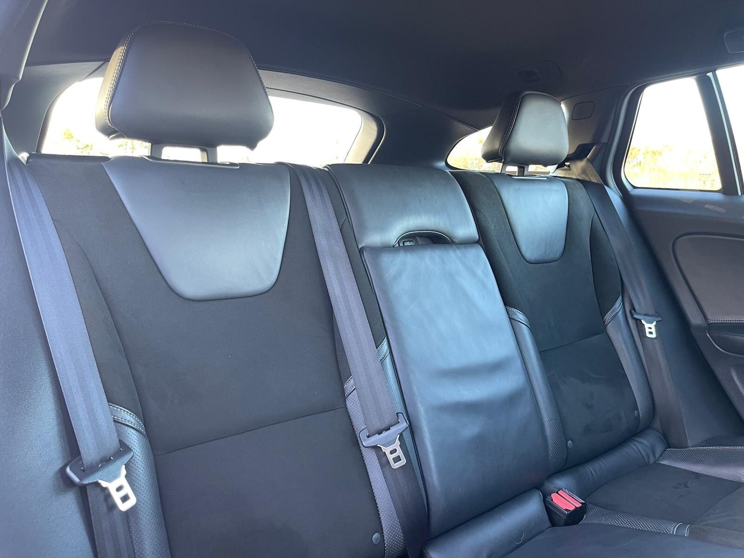 Used Volvo V60 2015 for sale - 76623148: Photo 22