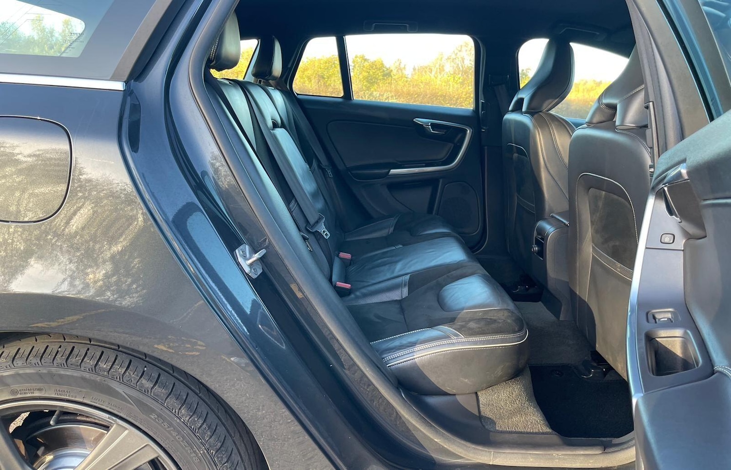 Used Volvo V60 2015 for sale - 76623148: Photo 24