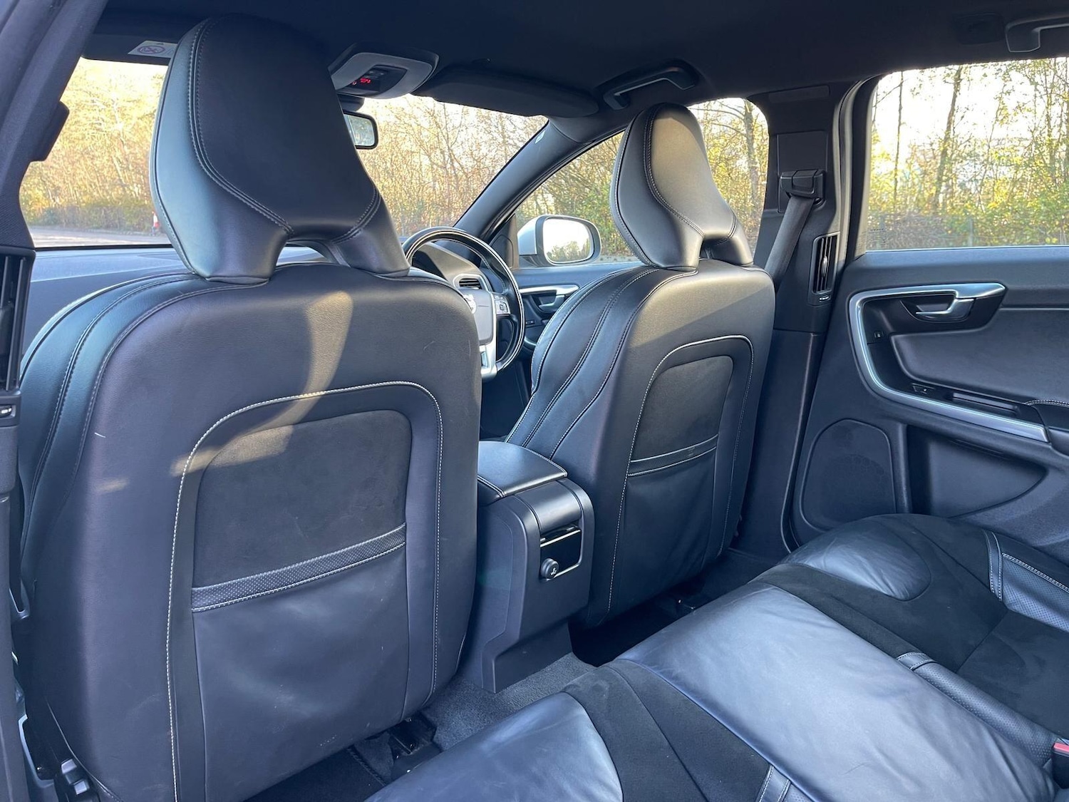 Used Volvo V60 2015 for sale - 76623148: Photo 25