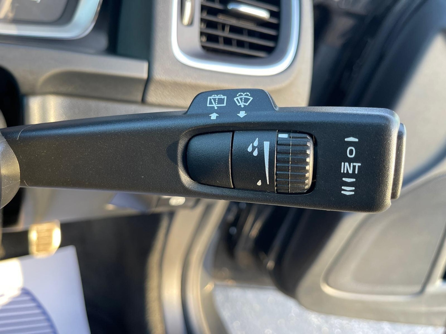 Used Volvo V60 2015 for sale - 76623148: Photo 29