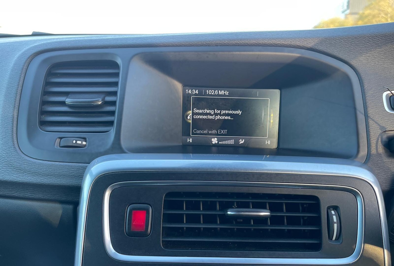 Used Volvo V60 2015 for sale - 76623148: Photo 38