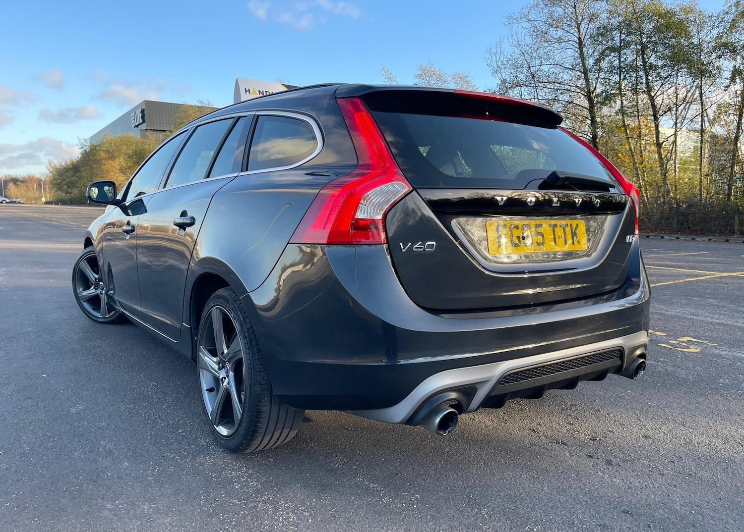 Used Volvo V60 2015 for sale - 76623148: Photo 9