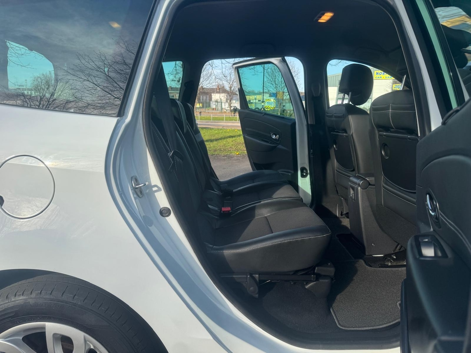 Used Renault Grand Scenic 2015 for sale - 78199028: Photo 18