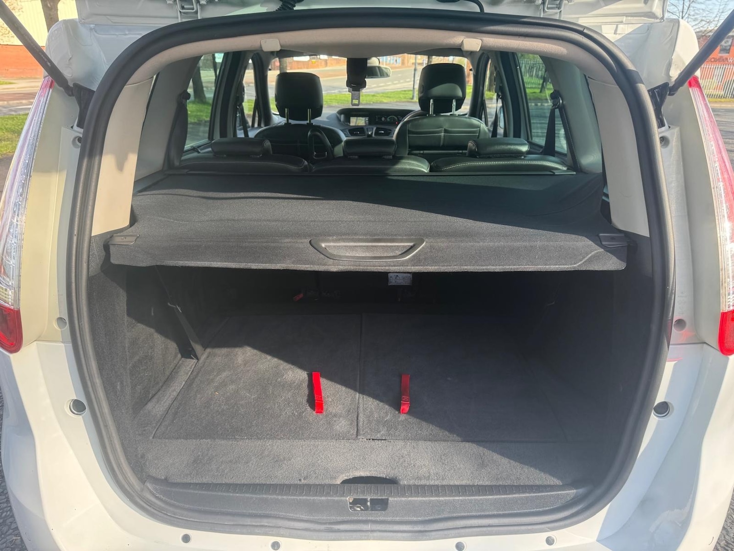 Used Renault Grand Scenic 2015 for sale - 78199028: Photo 32