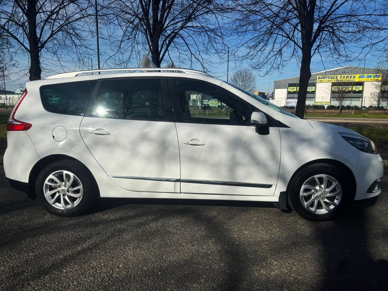 Used Renault Grand Scenic 2015 for sale - 78199028: Photo 40