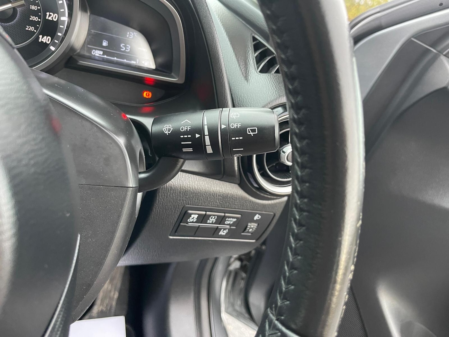 Used Mazda Mazda2 2015 for sale - 76593433: Photo 47