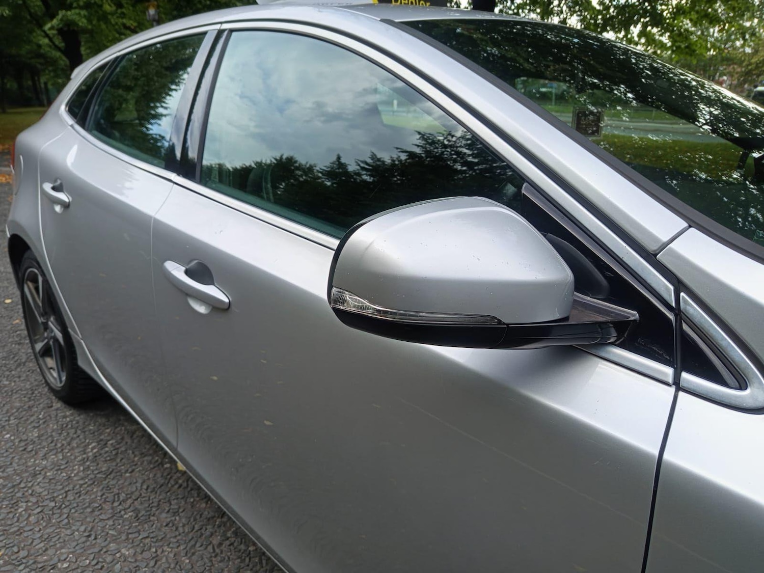 Used Volvo V40 2015 for sale - 76597679: Photo 17