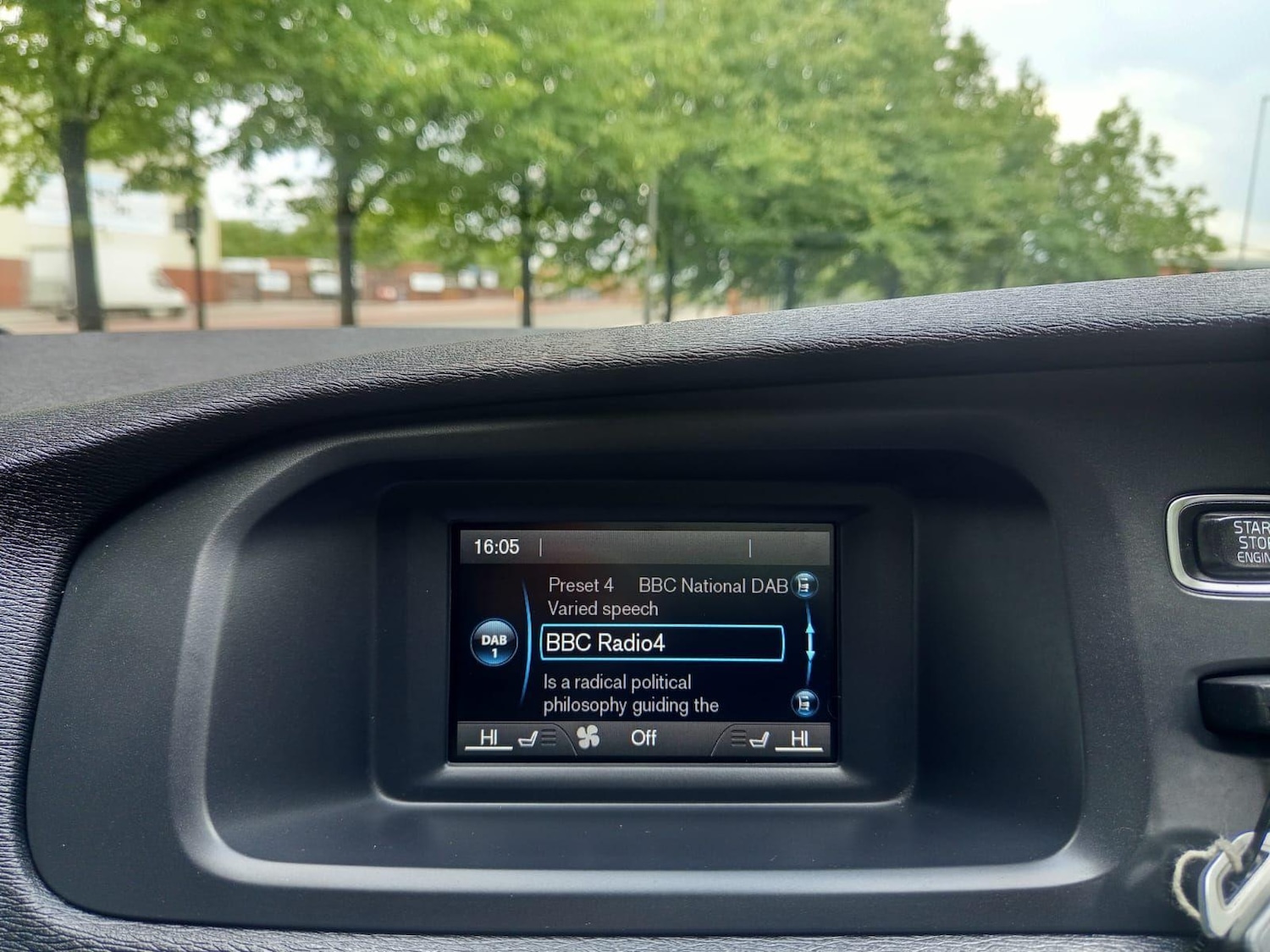 Used Volvo V40 2015 for sale - 76597679: Photo 34